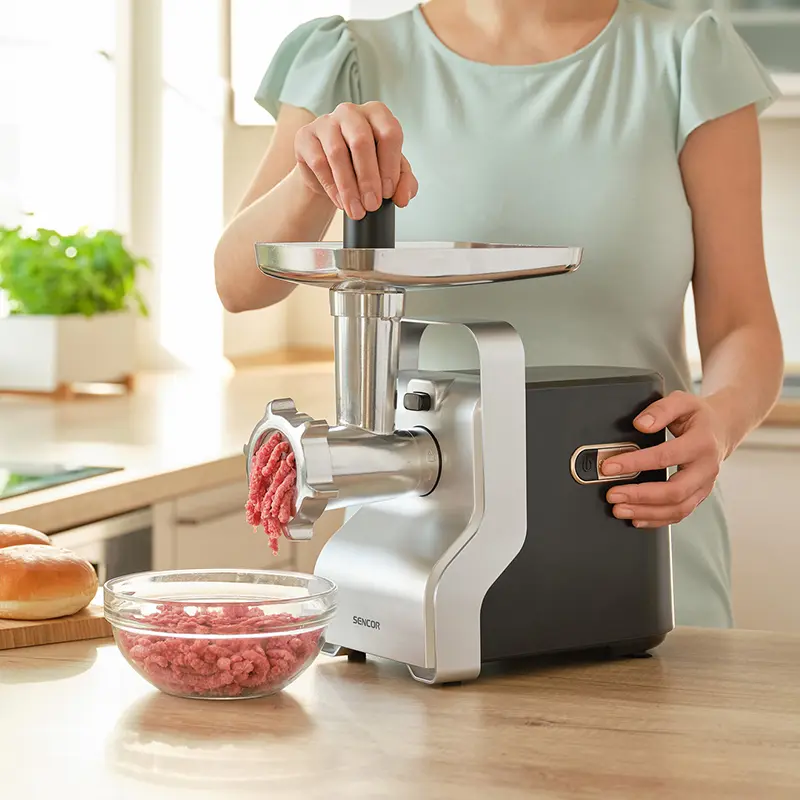 Masina de tocat carne 700W Sencor S-SMG6400SL
