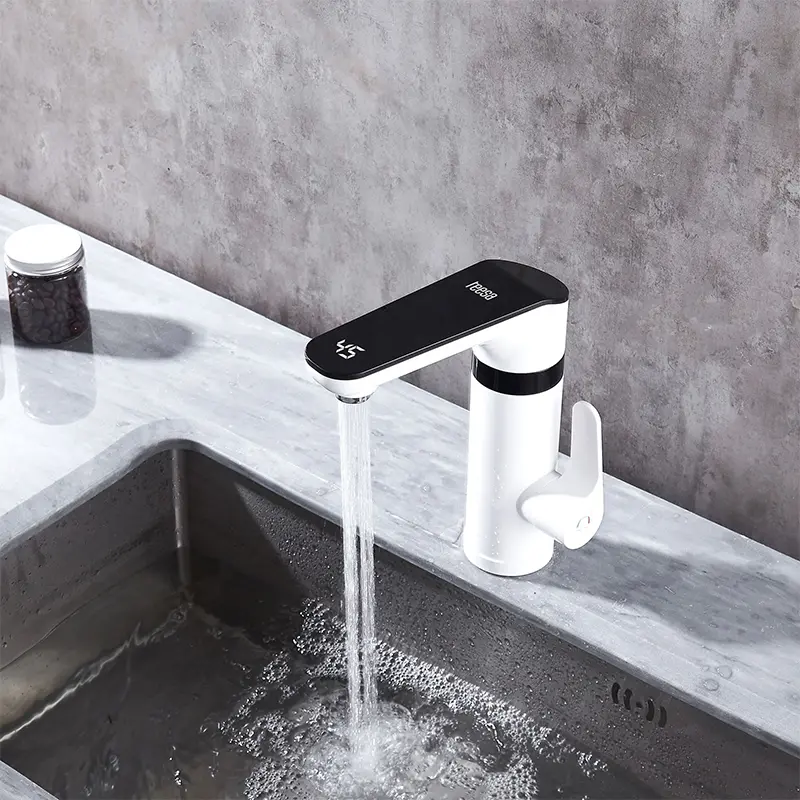 Robinet instant apa calda 3500W Teesa